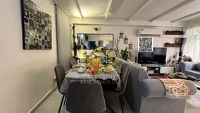 Villa for sale in Al Nuaimiya 1 – Ajman, residential/commercial, building permit G+4, price includ