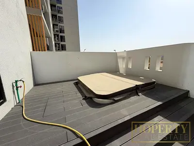 شقة فسيحة بغرفة نوم واحدة | SH Living 1 JVC | شرفة وإطلالة على وسط المدينة