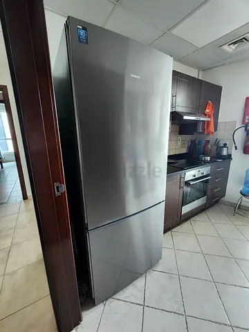 Siemens Stainless Steel Bottom-Freezer Refrigerator - Good Condition