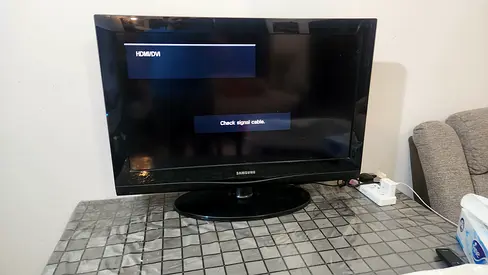 Samsung 32-inch LED TV - HDMI Good Working Condition, (remote missing)