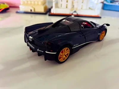 1:18 Pagani Huayra Diecast Model Car - Dark Blue, Gold Wheels