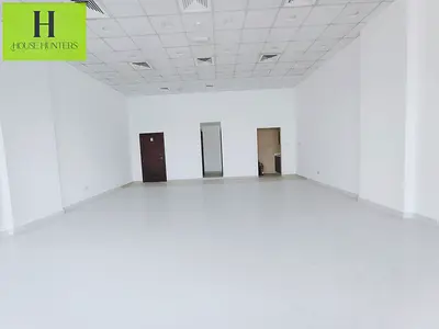 Spacious Shop Prime Location In Al 6