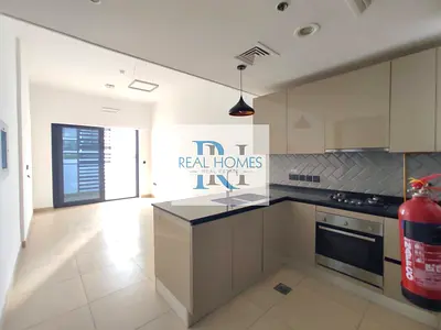 Pool View| Fitted Kitchen | Storeroom| Ready