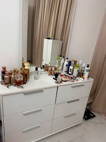 PURE WHITE DRESSER