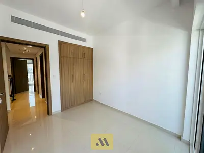 المالك مباشرة: تاون هاوس 3 غرف في كاميليا فيلاز – جاهز للسكن | للبيع أو الإيجار