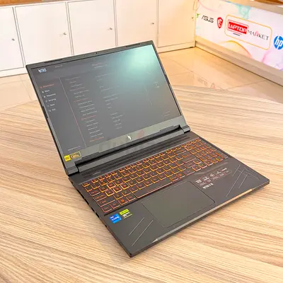 Acer nitro v16 Intel Core i7, 32 GB RAM RTX 4050