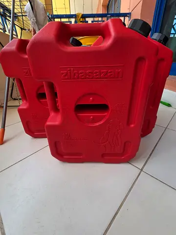 Red 20L Plastic Fuel/Water Jerry Can - Good Condition