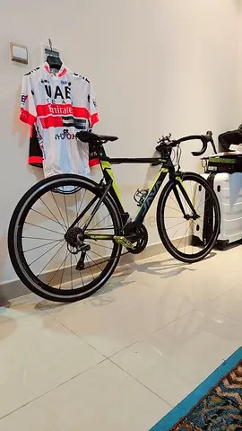 Road Bike Carbon Frame with Aero Wheels - Ready to Ride