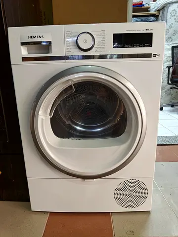Siemens iq700 series dryer in excellent condition