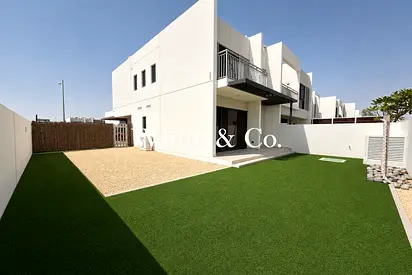 Stunning 3 BED | Single row | Huge garden