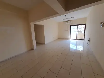 OFFER ON 2 BR HALL APARTMENTS 35K,1 CHEQ 40K,4,6,CHEQS FOR RENT ONLY FOR FAMILY SPILIT/AC NEXT TO PIZZA HUTT ON MAIN AL WAHDA STREET NEAR CITY CENTER