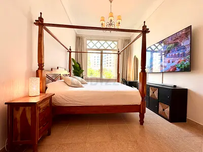 Luxury Upgraded En-suite 4 poster Master Bedroom | Palm Jumeirah | Bills included | pool gym  beach