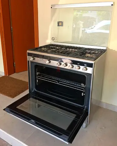 Siemens latest model IQ-700 5 burner gass/electric top gass oven electric dual fan cooking range 90x