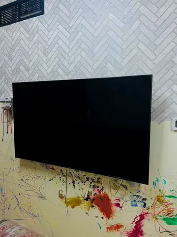 65inch LED Smart TV - Good Working Condition, Wall Mounted