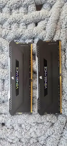 Corsair Vengeance DDR4 64GB (32x2)