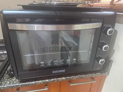Black+Decker countertop oven - excellent condition..barely used