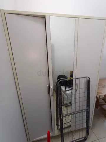 Free 3 door wardrobe