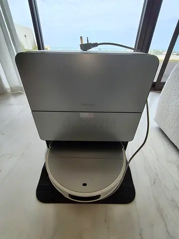 Roborock Saros 10 robot vacuum