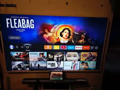 Samsung Frame 65 inch LED Smart TV. Very Good working condition.