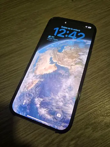 iPhone 17 Pro Max (with case)