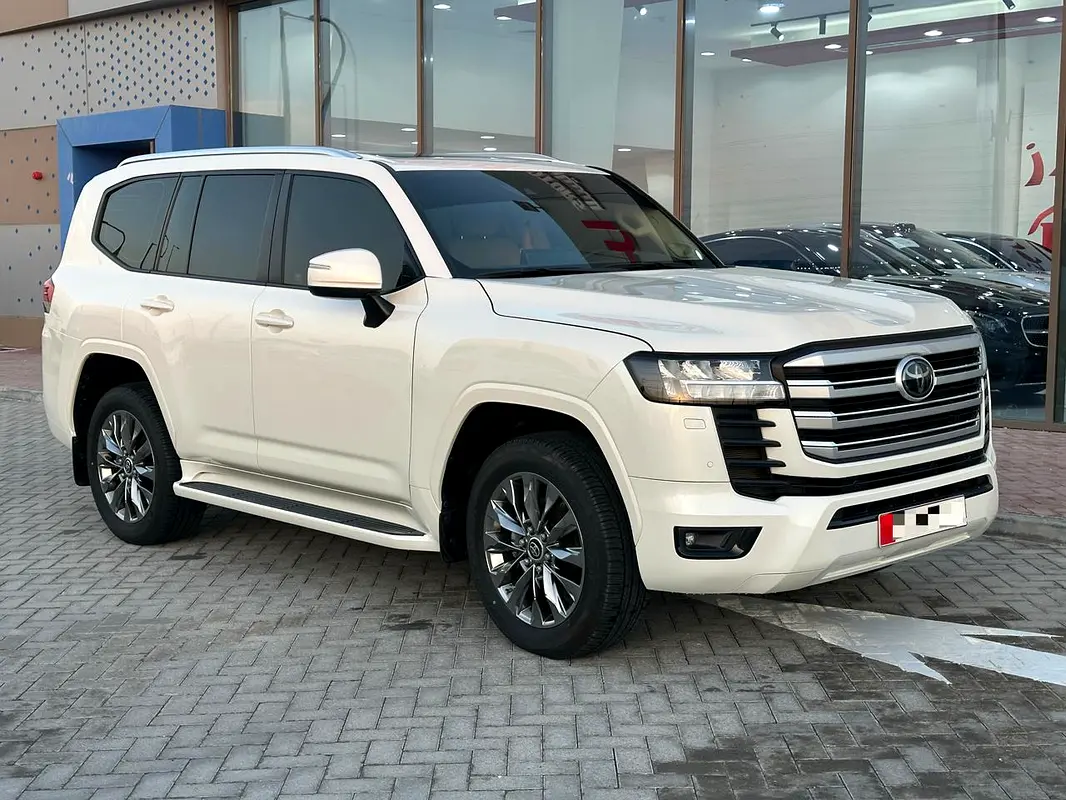 Toyota Land Cruiser 2022 — photo 1 of 15