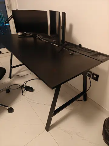 Ikea UTESPELARE gaming desk