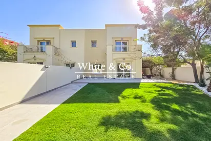 CORNER UNIT | CLOSE TO SOUK | VACANT SOON