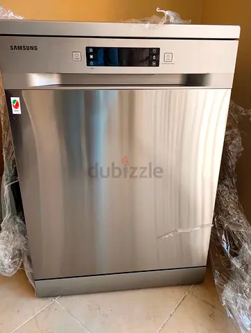 Free delivery Samsung Freestanding Stainless Steel 2 rack Dishwasher - Excellent Condition
