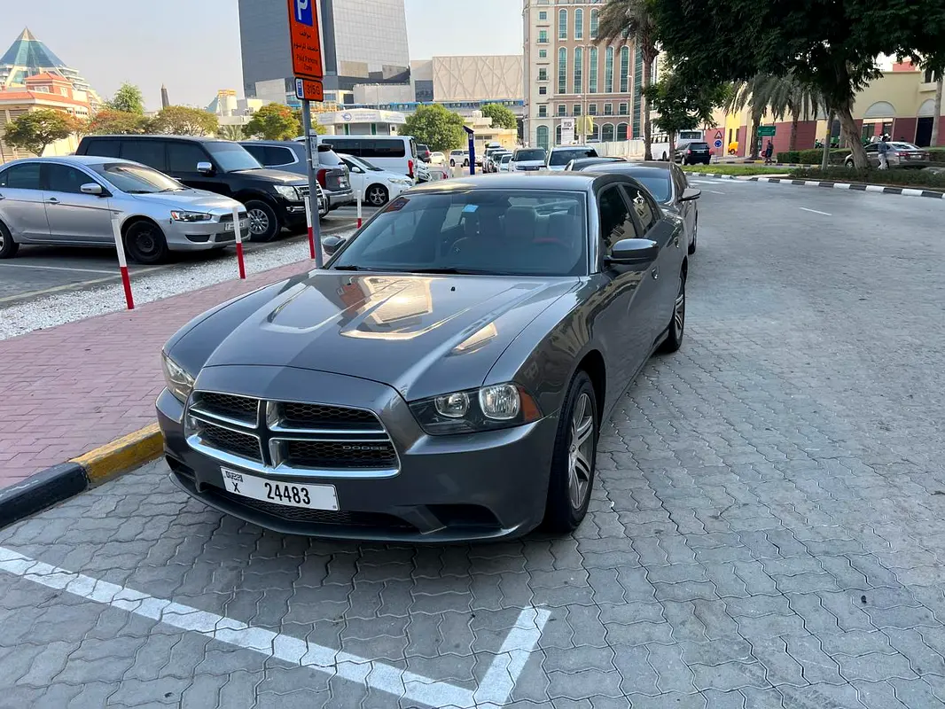 Dodge Charger 2012 — photo 1 of 14