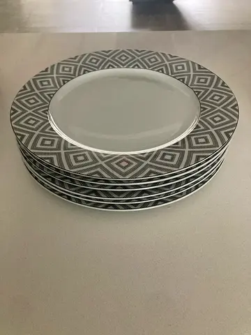 Set of 6 Decorative Dinner Plates with Geometric Pattern