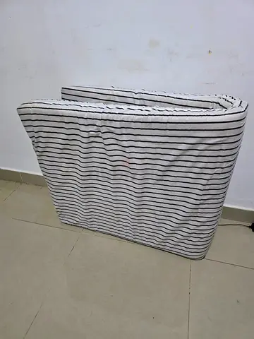 Folding Thick Mattress (delivery possible)