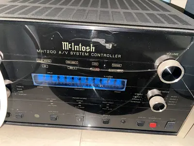 Mcintosh MHT200 A/V System Controller w/ power but no Audio output