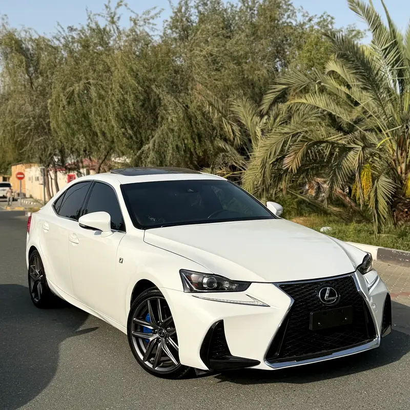 Lexus IS-Series 2017 — photo 1 of 12