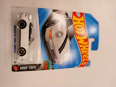 Hot Wheels Porsche 911 Turbo toy car (new on card)