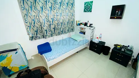 Executive male bed space near metro 1500AED