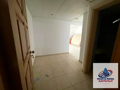 The most beautiful and largest 3- Bhk in Al Naba’a, featuring a laundry room, a balcony, central air conditioning and gas, and built-in wardrobes.
