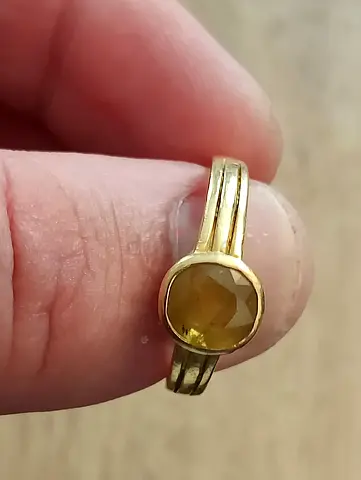 22K Yellow Gold ring with Yellow Sapphire Gemstone, vintage style