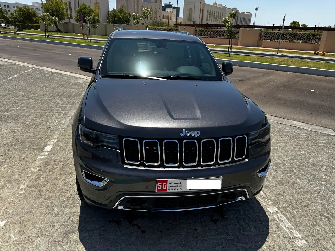 Jeep Grand Cherokee L 2021 — photo 1 of 5