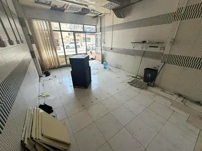 محل للايجار السنوي كورنيش عجمان