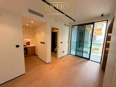 Middle Floor | Ready To Move | Brand New