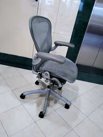 Selling for Herman Miller Areon classic chair size B size and C available