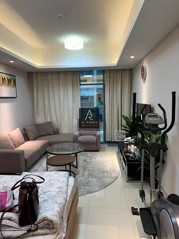 مفروشه بالكامل-اطلاله حديقه-مسبح-جيم-باركن-خزائن