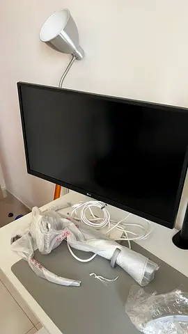 LG 27UP850N 27 Inch IPS 4K UHD VESA DisplayHDR 400 USB-C Monitor- White