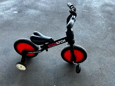 Little rider kids bicycle with training wheels — good condition