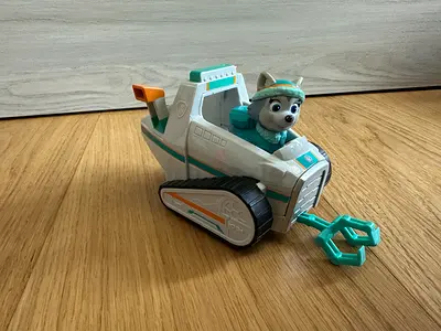 Paw patrol everest with the car