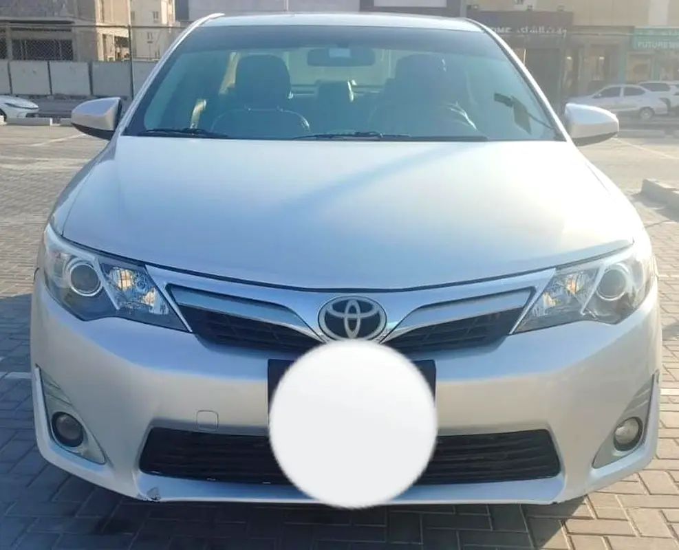 Toyota Camry 2013 — photo 1 of 12