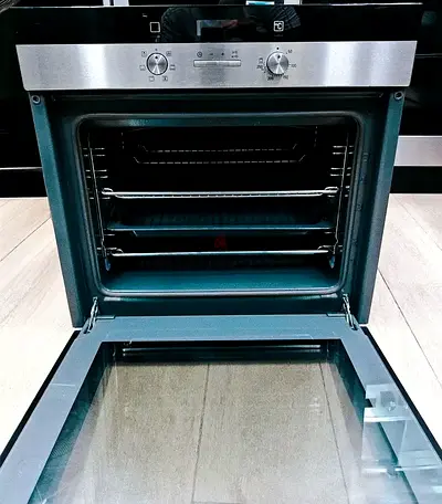 Siemens latest model electric oven built-in 60cm integrated model