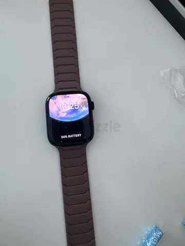 Apple Watch Series 8 45mm Midnight Black with case and extra straps