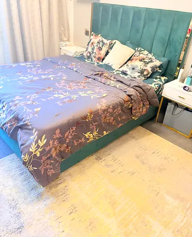 Queen size bed