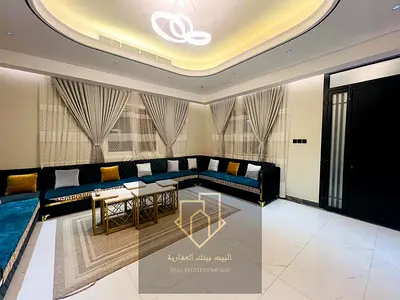 Villa for rent, 5 master bedrooms and maid's room, in Al Zahia area